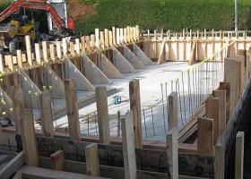 Бетонный бассейн: пошаговое строительство, технология отделки Бетонный бассейн своими руками пошаговая инструкция